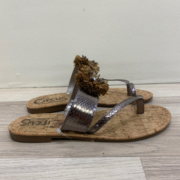 Circus By Sam Edelman Size 8 Women's Silver Camel Toe Sandals