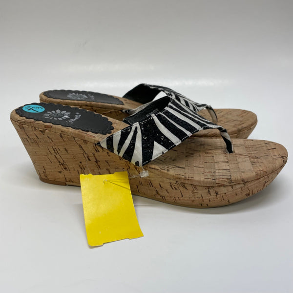 Yellow Box Size 7.5 Women's Black-White Stripe Wedge Sandals