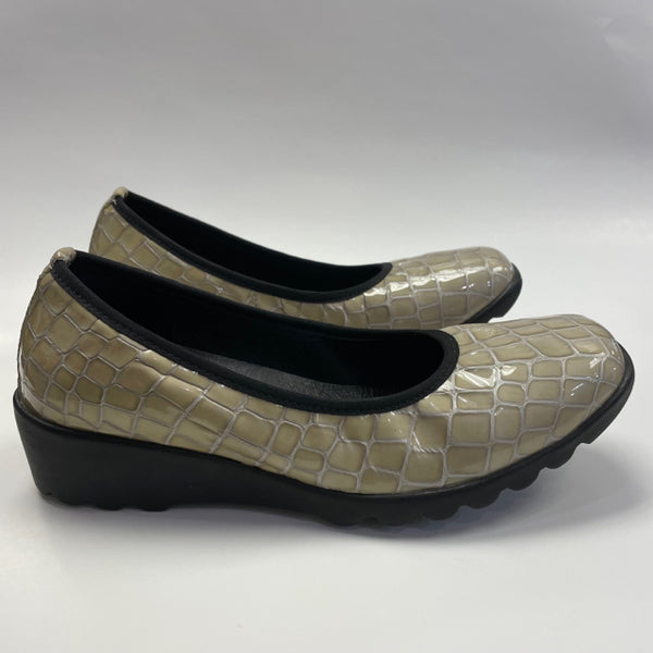 Josef Seibel Women's Size 8 Beige Animal Print Shoes
