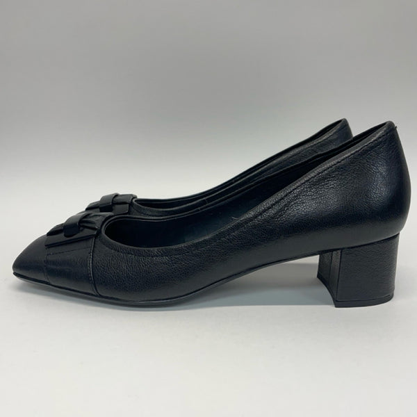 Tahari Size 7 Women's Black Solid Heel Shoes
