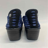 Bernie Mev Size 38-7.5 Women's Blue Woven Clog Shoes