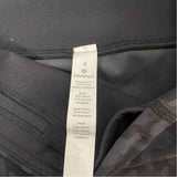 Lululemon Size 4 Women's Black-Gray Pattern Capri Leggings Activewear Pants