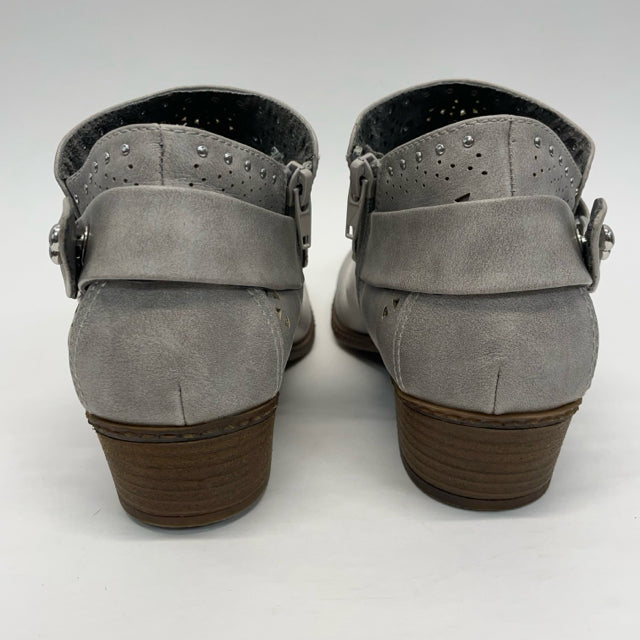 Not Rated Size 7.5 Women's Gray Distressed Ankle Booties