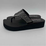Skechers Yoga Foam Size 7 Women's Black Beaded Camel Toe Sandals