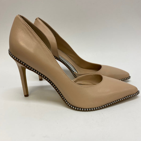 Bleecker & Bond Size 8.5 Women's Beige Solid Pump Shoes