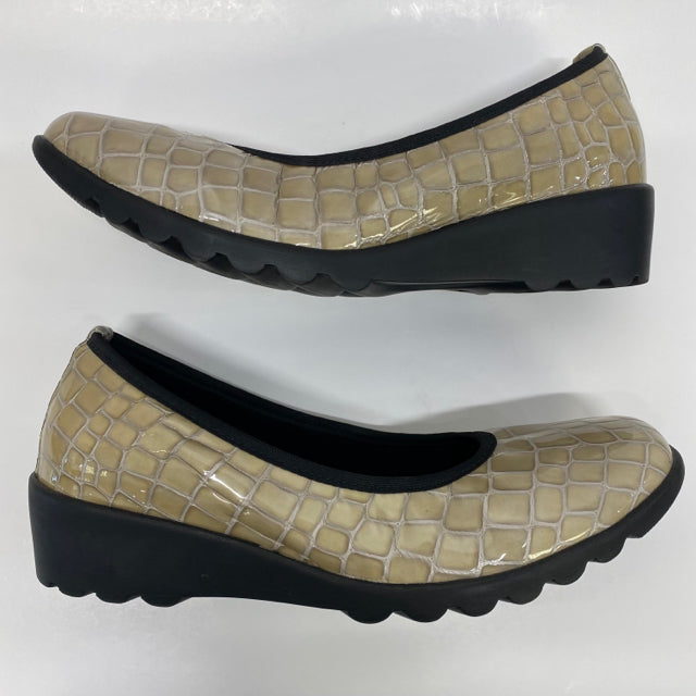 Josef Seibel Women's Size 8 Beige Animal Print Shoes