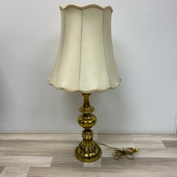 Table Top Brass Metal Lamp w Cream Lampshade