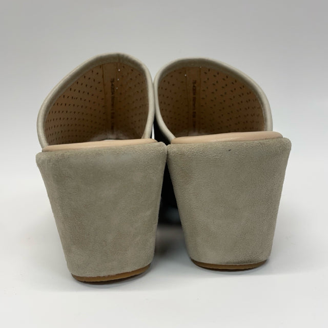 Johnston & Murphy Size 8.5 Women's Light Gray Cut Out Wedge Shoes