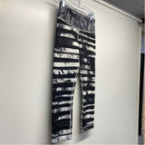 Lululemon Size 4 Women's Black-White Pattern Capri Leggings Activewear Pants