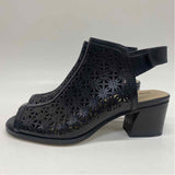 Earth Size 8 Women's Black Cut Out Sandals Sandals