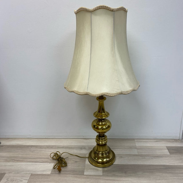 Table Top Brass Metal Lamp w Cream Lampshade