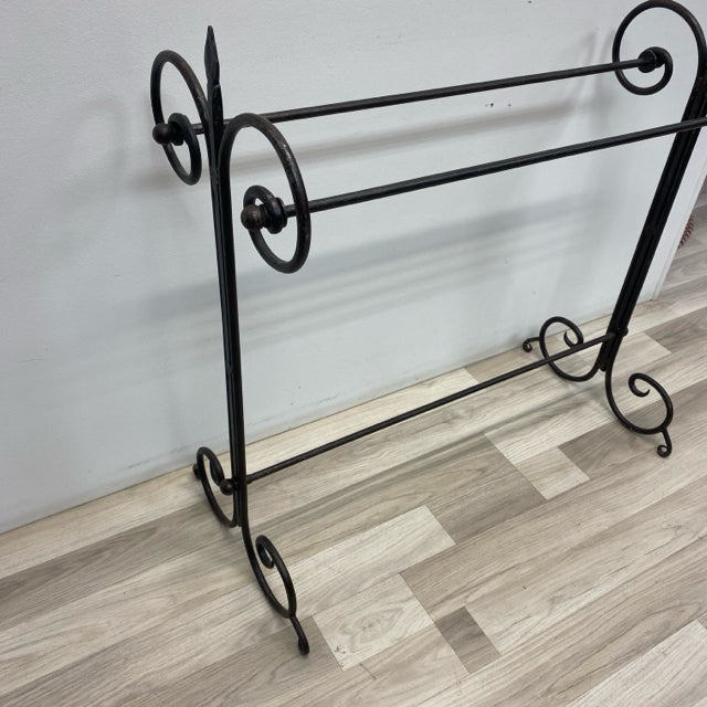 Brown Wrought Iron Quilt Rack