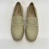 Vaneli Size 9 Women's Beige Solid Loafer Shoes