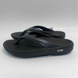 Oofos Size 7 Women's Black Shimmer Camel Toe Sandals