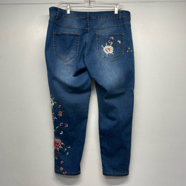 Sandpiper Size 14 Women's Blue Embroidered Jeans Capri