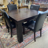Black Wood Dining Room Table w / 4 Chairs