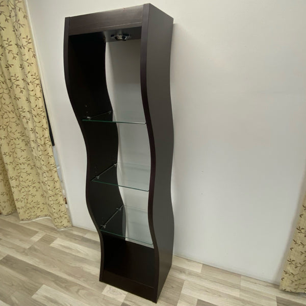 Lighted Curvy Shelf