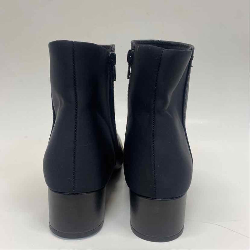 Collection Clark Size 8 Women's Black Solid Zip Up Booties