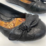 Born Size 7 Women's Black Solid Flats Shoes
