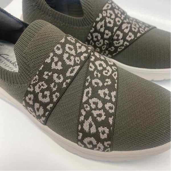Clarks Size 8 Women's Olive Patchwork Slip On Shoes
