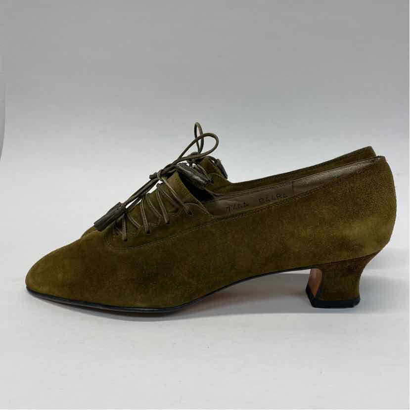 Salvatore Ferragamo Size 7.5 Women's Green Solid Oxford