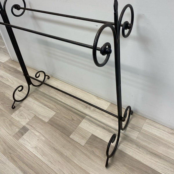 Brown Wrought Iron Quilt Rack
