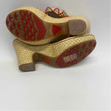 Born Crown Size 8 Women's Beige-Orange Shimmer Espadrille Sandals