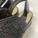 Earth Size 8 Women's Black Cut Out Sandals Sandals