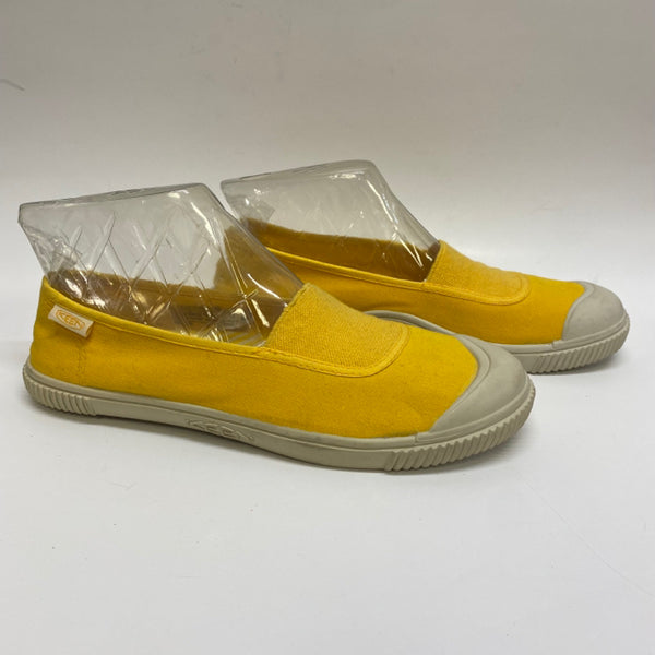 Keen Size 8 Women's Yellow Solid Slip On Shoes