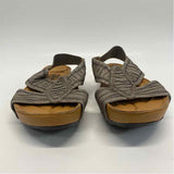 Kalso Earth Shoe Size 6.5 Women's Taupe Solid Strappy Sandals