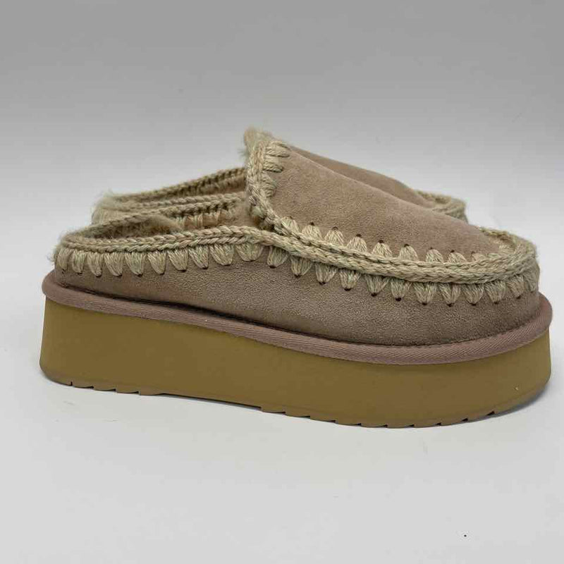 Mou Size 38-7.5 Women's Camel Crochet Platform Clogs