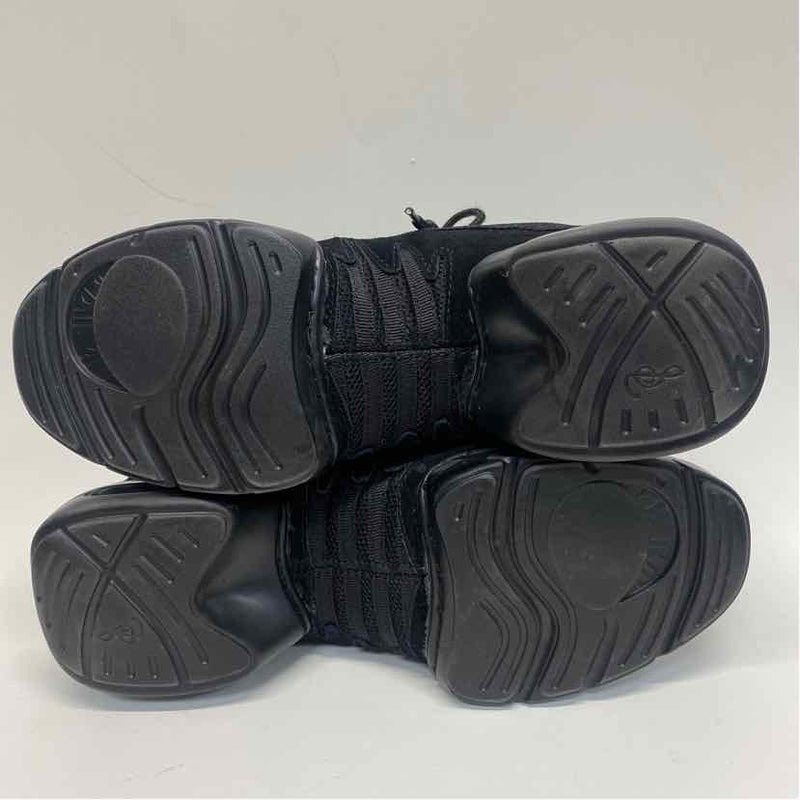 Very Fine Size 8.5 Black Sneakers Shoes