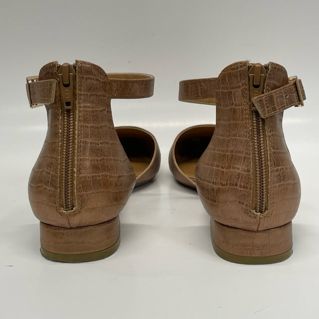 Comfortview Size 10.5 Women's Tan Animal Print Ankle Strap Flats