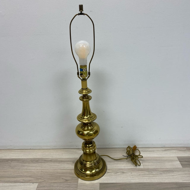 Table Top Brass Metal Lamp w Cream Lampshade