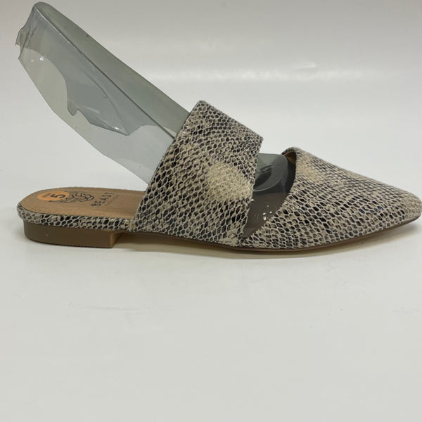 Beast Size 5.5 Women's Black-White Animal Print Slip On Flats
