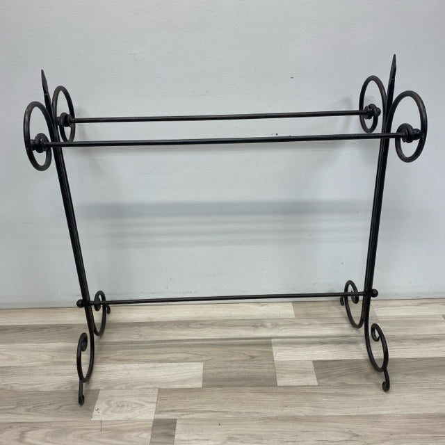 Brown Wrought Iron Quilt Rack