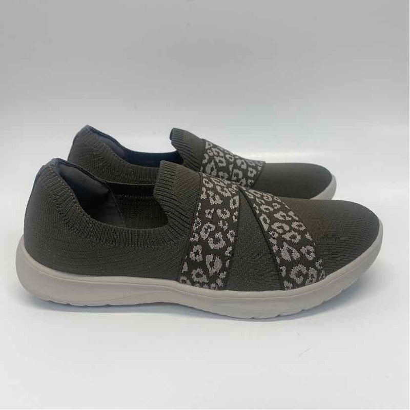 Clarks Size 8 Women's Olive Patchwork Slip On Shoes
