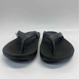 Oofos Size 7 Women's Black Shimmer Camel Toe Sandals