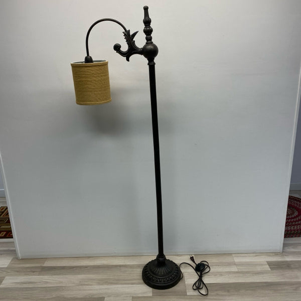 Floor Black-Tan Metal Lamp