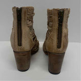Freebird by Steven Size 6 Women's Beige Distressed Open Toe Shoes