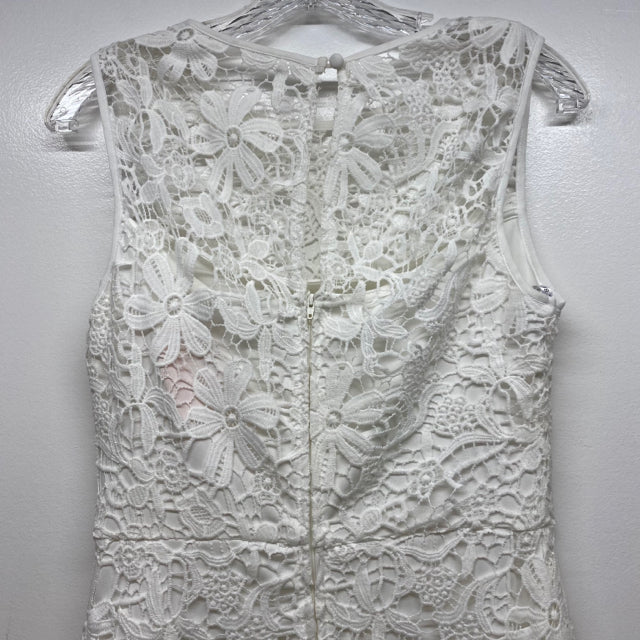 Bisou Bisou Size 6-S Women's White Crochet Sleeveless Dress