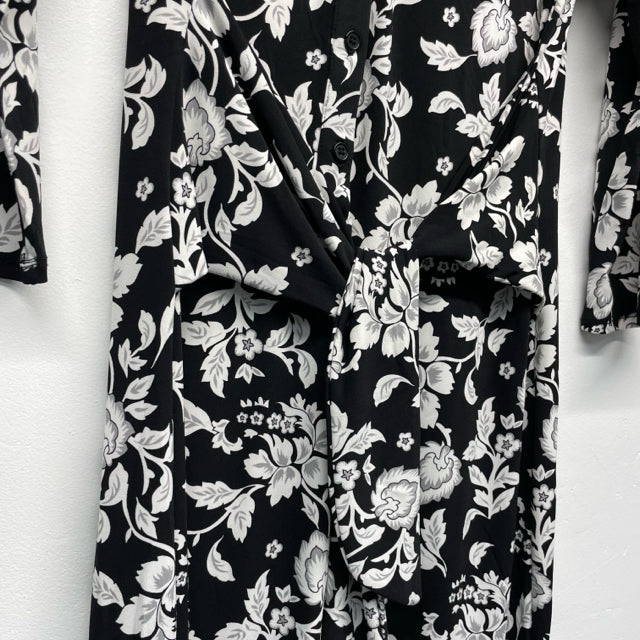 White House Black Market Size S Women's Black-White Pattern Dress