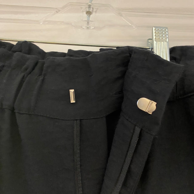 Cartonnier - Anthropologie Size S- 2/4 Women's Black Solid Cuff Capri