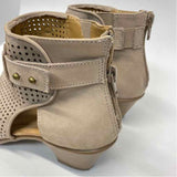 Earth Size 8 Women's Taupe Cut Out Open Toe Shoes