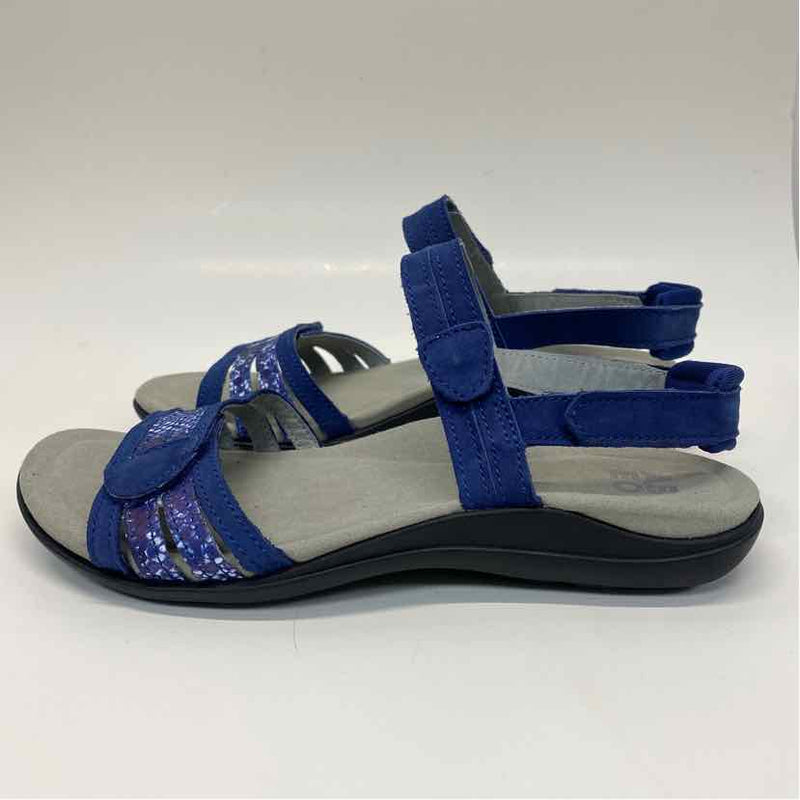 Abeo Size 7.5 Women's Blue-White Pattern Strappy Sandals