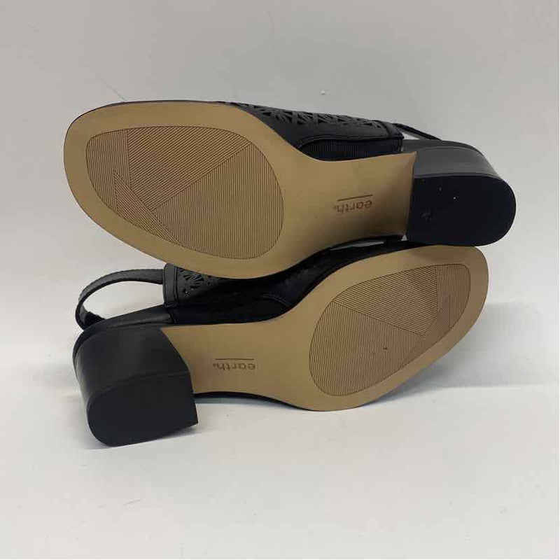 Earth Size 8 Women's Black Cut Out Sandals Sandals