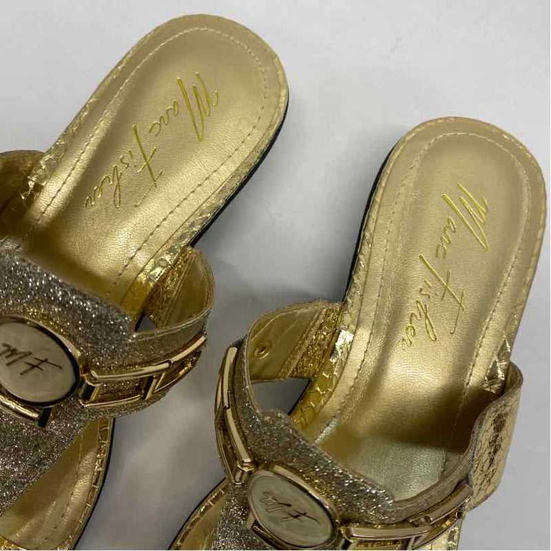 Marc Fisher Size 8.5 Women's Gold Shimmer Camel Toe Sandals