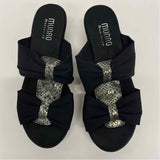 Munro Size 7 Women's Black-Gold Pattern Slide Wedge Sandals