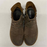 Born Size 8.5 Women's Brown Distressed Ankle Boots