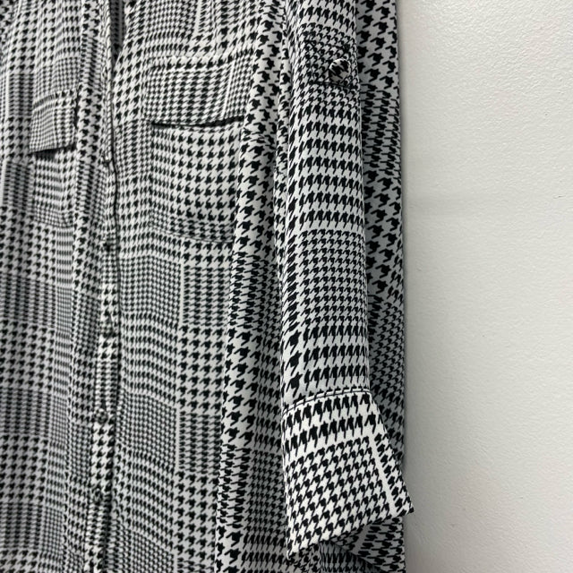 Torrid Size M Women's Black-White Houndstooth Button Up Blouse